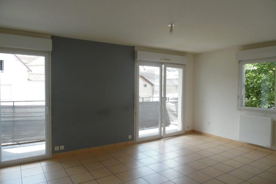 Location Appartement 3 pièce(s) - 67 m² | 740 € Indre Réf.LA3589-DOMINNO44 Photo 1 - Location Appartement 3 pièce(s) - 67 m²