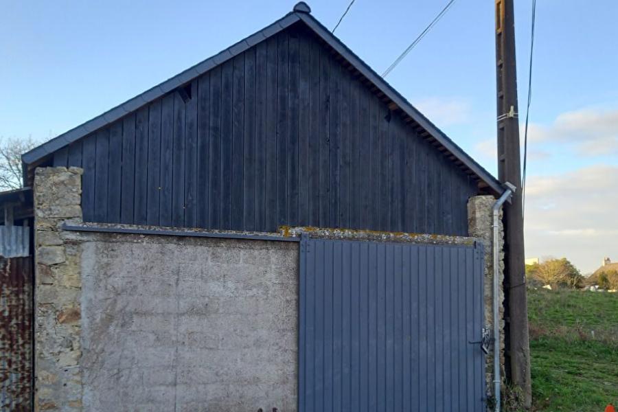 Photo 1 - Location Parking / Box - 64 m²