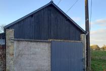 Photo 1 - Location Parking / Box - 64 m²